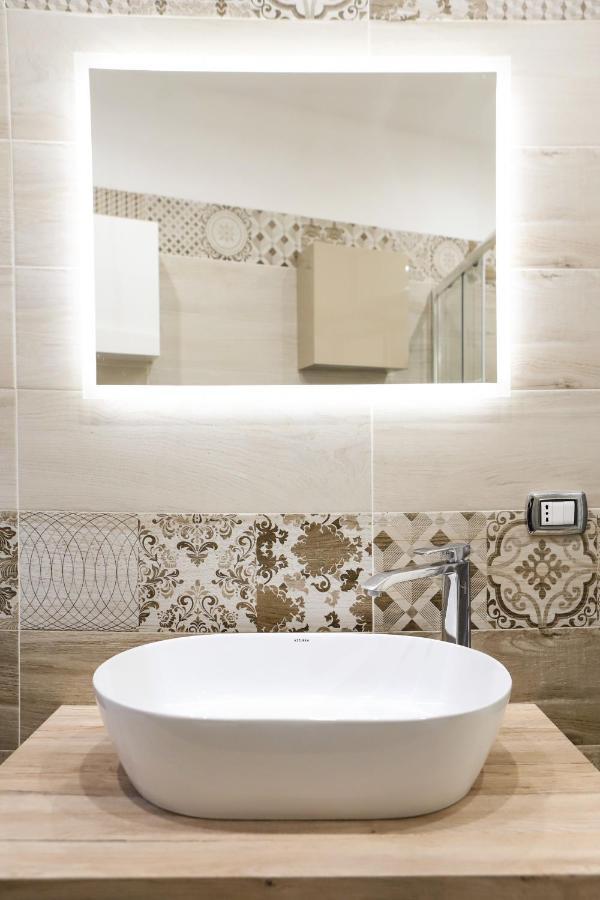 Cozy Apartment In Piazza Cavour By Wonderful Italy Naples Extérieur photo